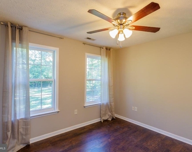 89 Albertson Court - Photo Thumbnail 17