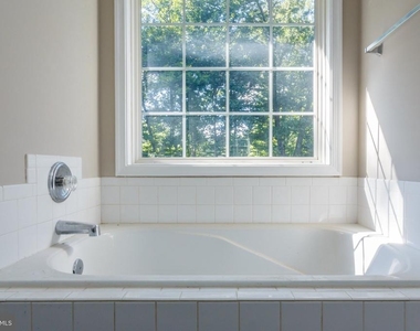 89 Albertson Court - Photo Thumbnail 15