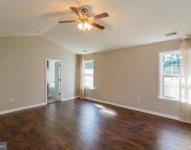 89 Albertson Court - Photo Thumbnail 14