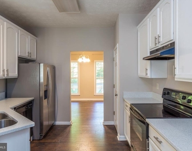 89 Albertson Court - Photo Thumbnail 4