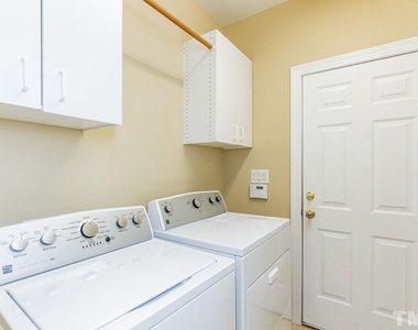 4317 Glen Erin Way - Photo Thumbnail 16