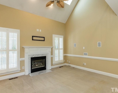 4317 Glen Erin Way - Photo Thumbnail 8