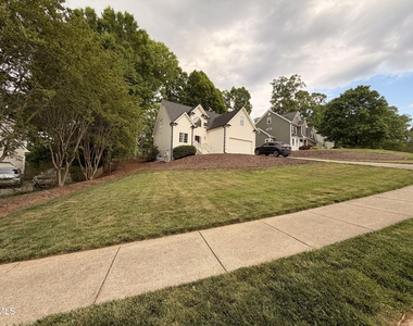 4317 Glen Erin Way - Photo Thumbnail 28
