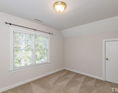 4317 Glen Erin Way - Photo Thumbnail 23