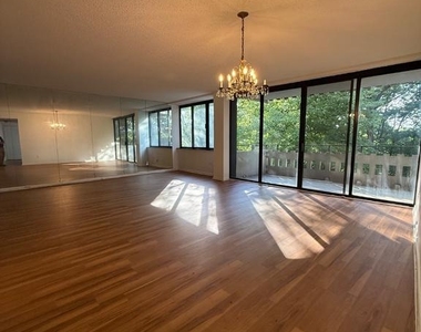 6301 Stevenson Avenue - Photo Thumbnail 6