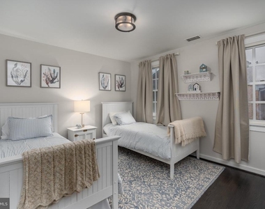 504 S Pitt Street - Photo Thumbnail 54