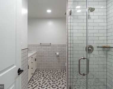 504 S Pitt Street - Photo Thumbnail 58