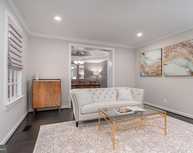 504 S Pitt Street - Photo Thumbnail 35