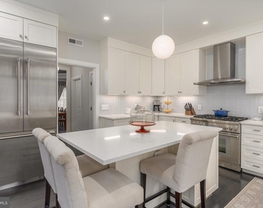 504 S Pitt Street - Photo Thumbnail 24