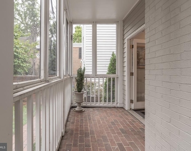 504 S Pitt Street - Photo Thumbnail 19