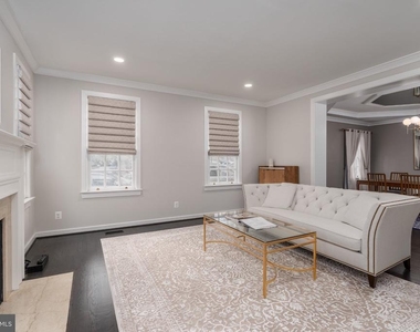 504 S Pitt Street - Photo Thumbnail 37
