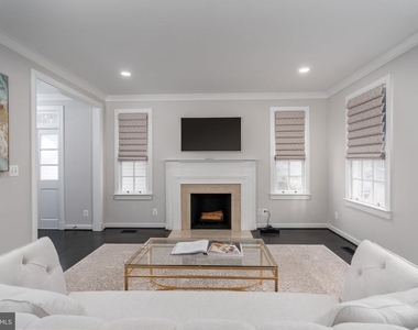 504 S Pitt Street - Photo Thumbnail 36
