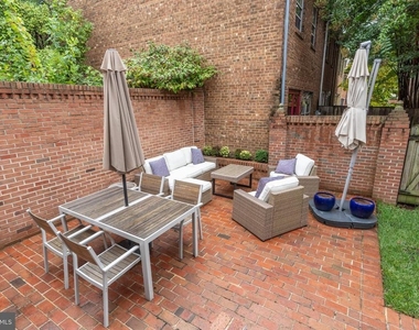 504 S Pitt Street - Photo Thumbnail 5
