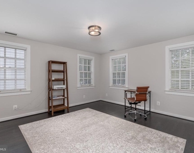 504 S Pitt Street - Photo Thumbnail 56