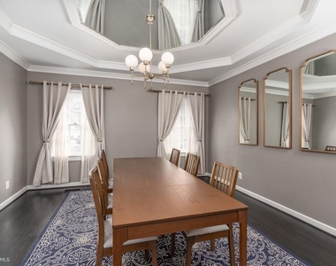 504 S Pitt Street - Photo Thumbnail 31