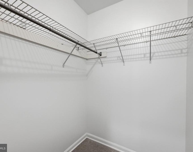 525 Bashford Lane - Photo Thumbnail 12