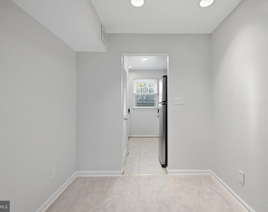 525 Bashford Lane - Photo Thumbnail 19