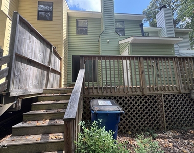 5721 Pool Side Drive - Photo Thumbnail 18