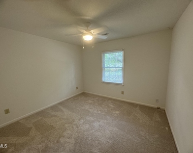 3516 Peach Haven Court - Photo Thumbnail 6