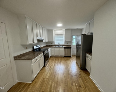 3516 Peach Haven Court - Photo Thumbnail 11