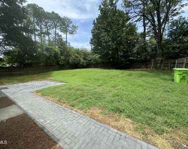 3516 Peach Haven Court - Photo Thumbnail 14
