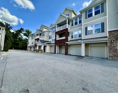 2810 Bedford Green Avenue - Photo Thumbnail 1