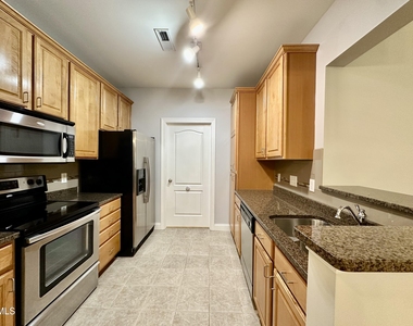 2810 Bedford Green Avenue - Photo Thumbnail 4
