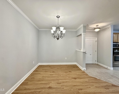 2810 Bedford Green Avenue - Photo Thumbnail 9