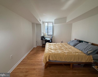 1001 N Randolph Street - Photo Thumbnail 4
