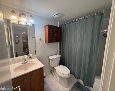 1001 N Randolph Street - Photo Thumbnail 7