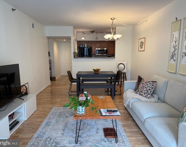 1001 N Randolph Street - Photo Thumbnail 1
