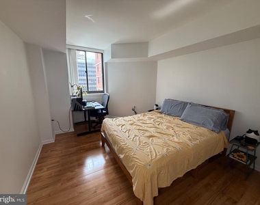 1001 N Randolph Street - Photo Thumbnail 3