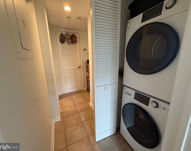 1001 N Randolph Street - Photo Thumbnail 8