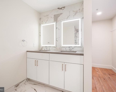 1245 N Pierce Street - Photo Thumbnail 32