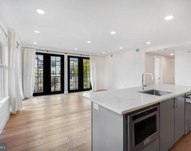 1245 N Pierce Street - Photo Thumbnail 12