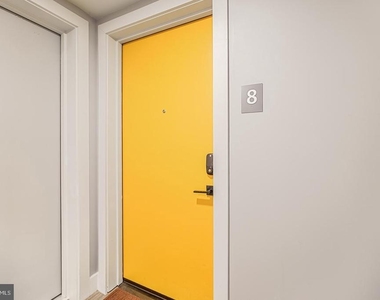 1245 N Pierce Street - Photo Thumbnail 4