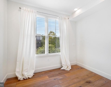 1245 N Pierce Street - Photo Thumbnail 41