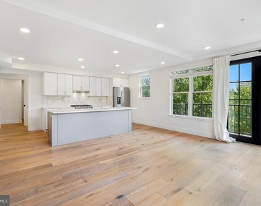 1245 N Pierce Street - Photo Thumbnail 21