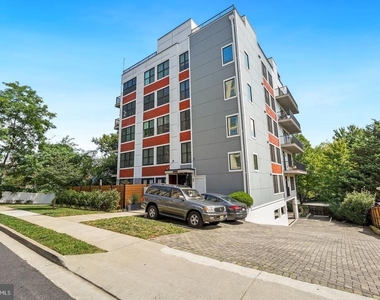 1245 N Pierce Street - Photo Thumbnail 49