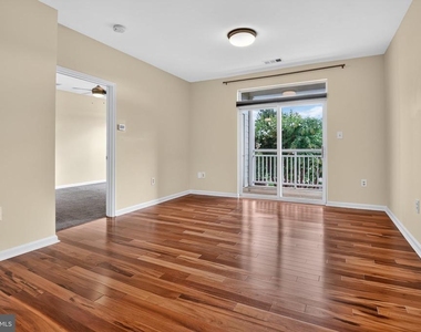 801 S Greenbrier Street - Photo Thumbnail 10