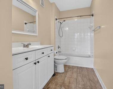 801 S Greenbrier Street - Photo Thumbnail 17
