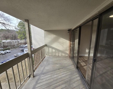 500 Umstead Drive - Photo Thumbnail 4
