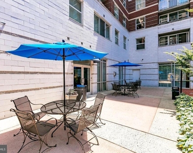 880 N Pollard Street - Photo Thumbnail 25
