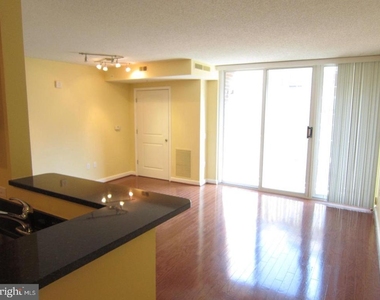 880 N Pollard Street - Photo Thumbnail 2