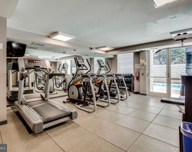 880 N Pollard Street - Photo Thumbnail 29