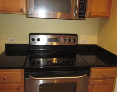 880 N Pollard Street - Photo Thumbnail 8