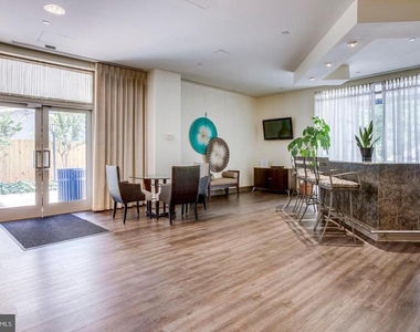 880 N Pollard Street - Photo Thumbnail 20