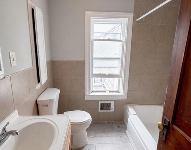 308 E King Street - Photo Thumbnail 8