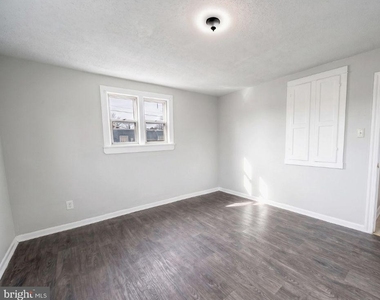 308 E King Street - Photo Thumbnail 3