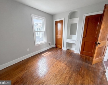 308 E King Street - Photo Thumbnail 5